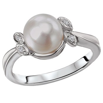 Ladies Fashion Pearl Ring