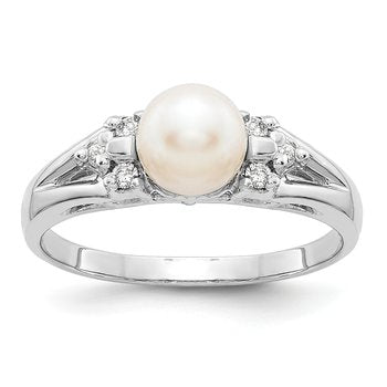 14k White Gold 6mm FW Cultured Pearl VS Diamond ring