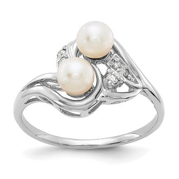 14k White Gold 4.5mm FW Cultured Pearl A Diamond ring