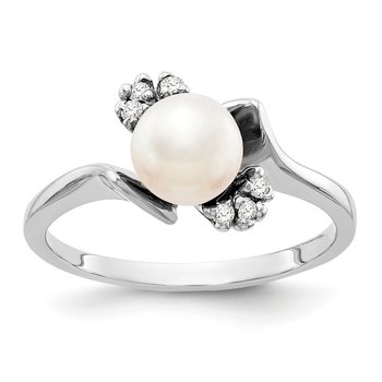 14k White Gold 6mm FW Cultured Pearl A Diamond ring